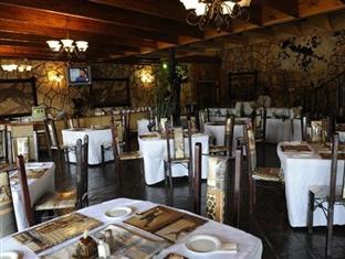 The Big Five Lodge Габороне Екстериор снимка